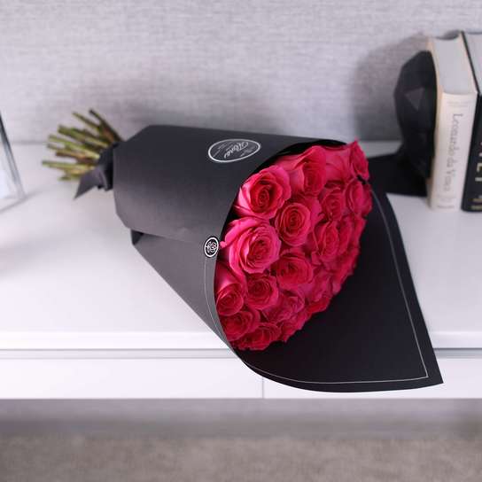 Букет из 25 роз "Pink Floyd" BLVCK