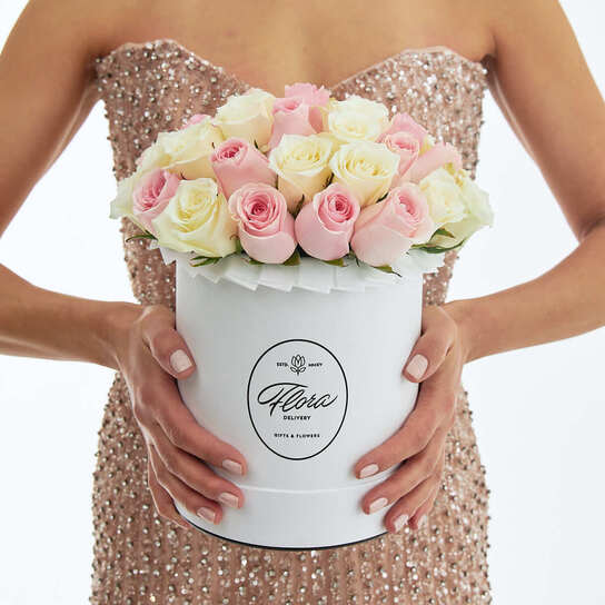 Шляпная коробка Petit "Микс роз" WHITE