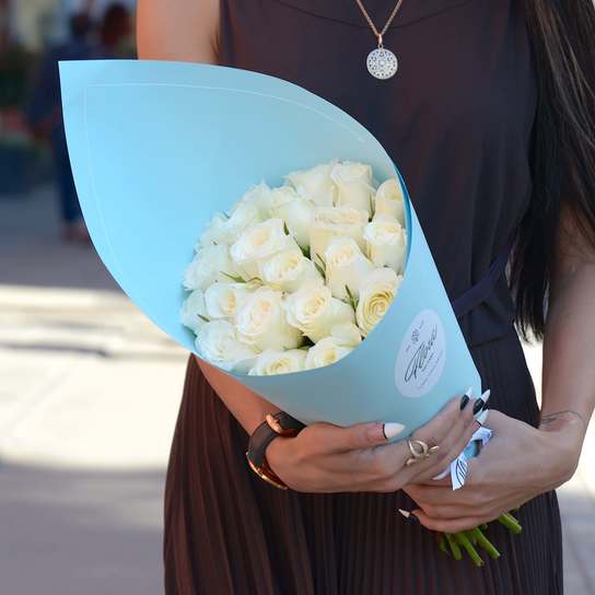 Букет из 21 розы "White Kenya" BLUE