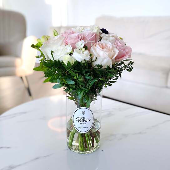 Букет "Breeze" в вазе