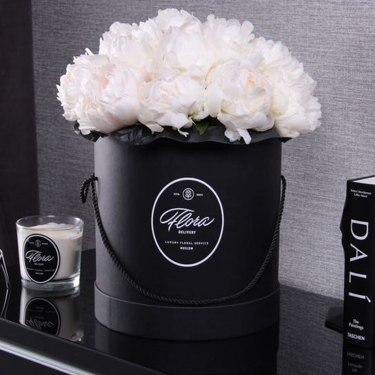 Шляпная коробка Grand "Пионы Madame Claude Tain" BLVCK