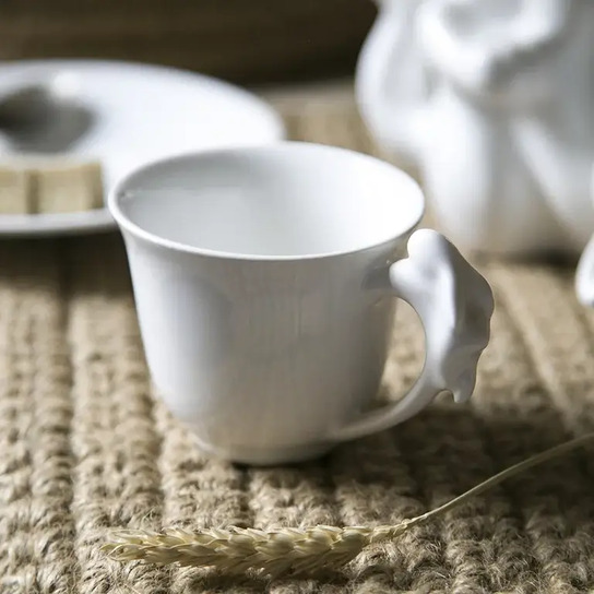 Кофейная чашечка с кроликом