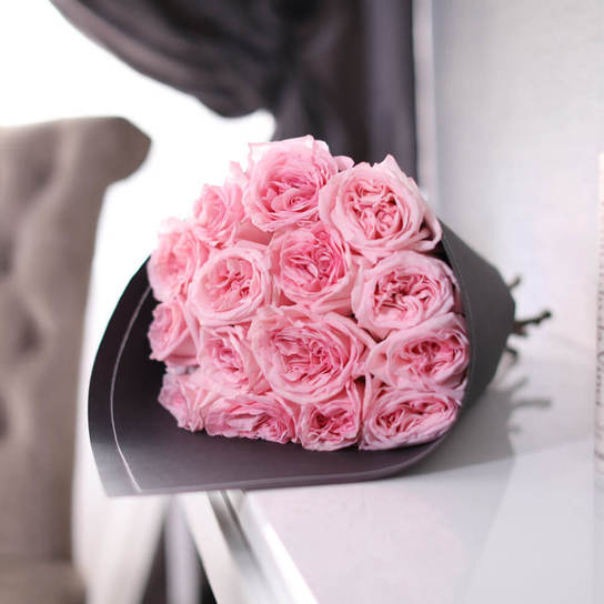 Букет из 15 роз "Pink OHara" BLVCK