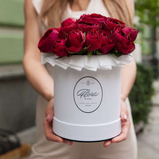 Шляпная коробка Demi "Розы Red Lace" WHITE