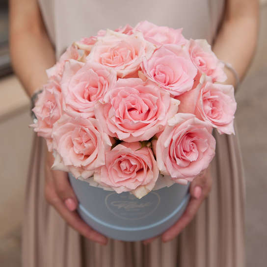 Шляпная коробка Demi "Розы Кения Pink" BLUE