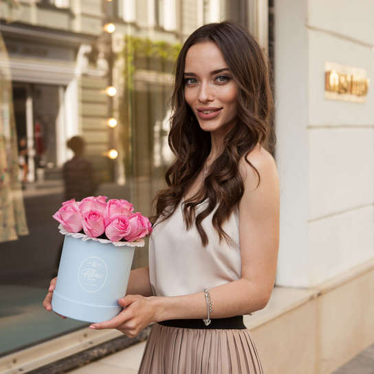 Шляпная коробка Demi "Розы Кения Cherry" BLUE