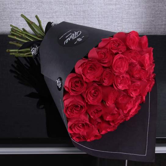 Букет из 35 роз "Red Kenya" BLVCK