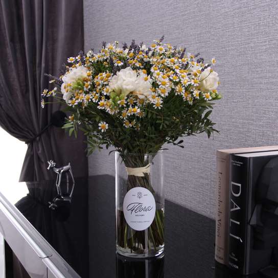 Букет с ромашками "Springfield" в вазе