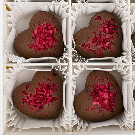 Конфеты ручной работы Сердечки с малиной 9 шт (135 гр) Фото 2