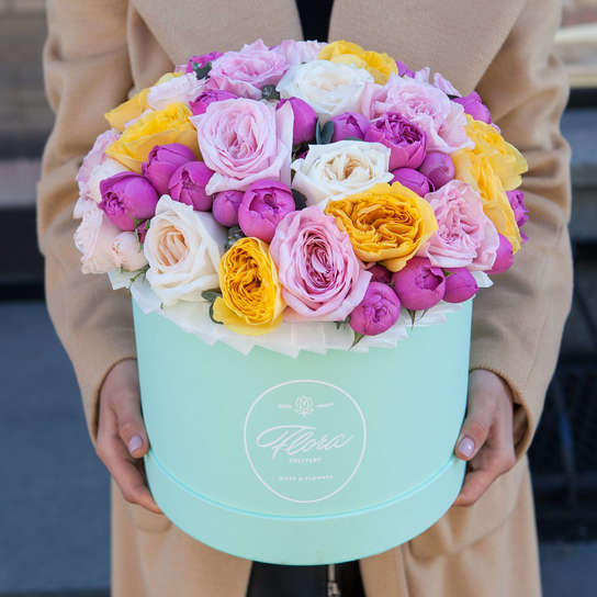 Букет "Clare" в шляпной коробке Grand Mini GREEN