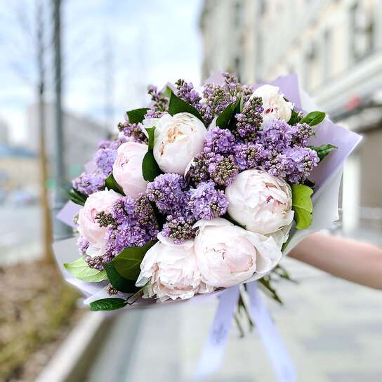 Букет с сиренью и пионами "Venesia" Фото 2
