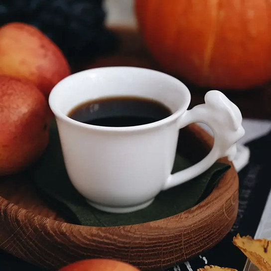 Кофейная чашечка с кроликом