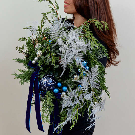 Венок новогодний "Сапфир"