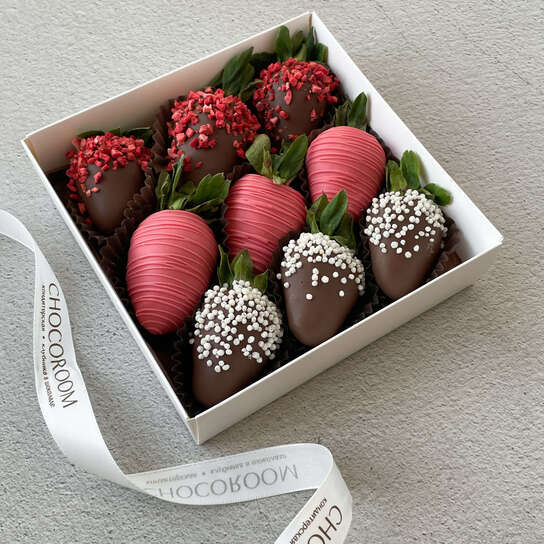 Набор клубники в шоколаде "Сладкий день" 9 шт