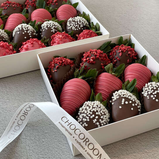 Набор клубники в шоколаде "Сладкий день" 9 шт