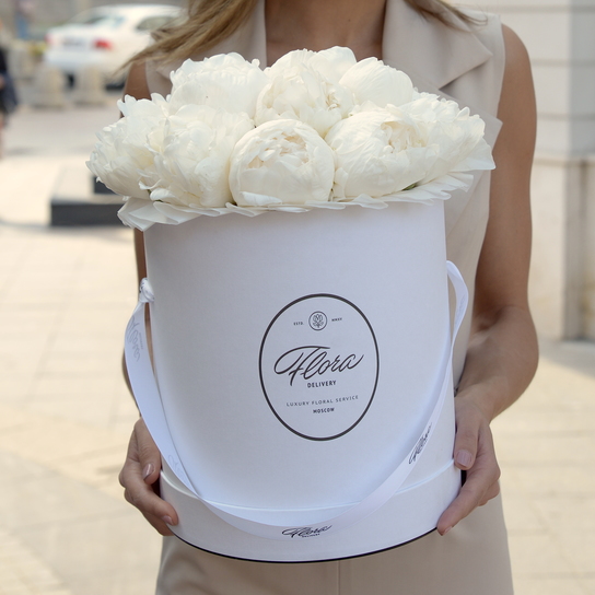 Шляпная коробка Grand "Пионы Madame Claude Tain" WHITE