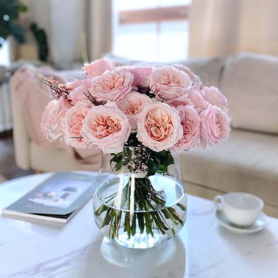 Букет из 35 японских селективных роз Tsumugi без вазы