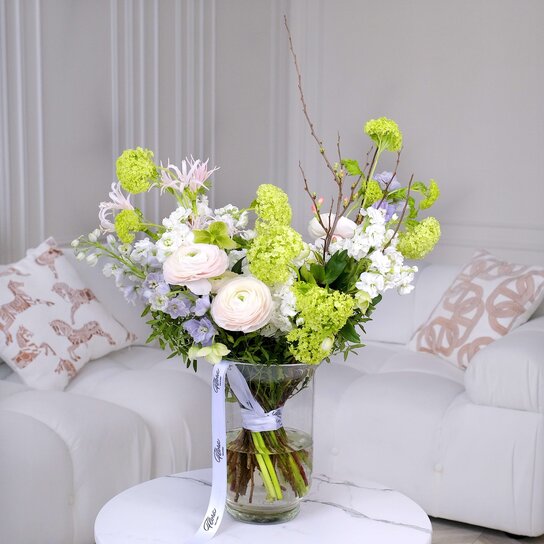 Букет "Annecy" в вазе Афина