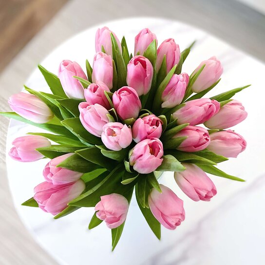Букет из 25 тюльпанов "Pink" в вазе Фото 2