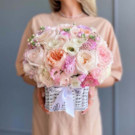 Букет "Zephyr Summer" в корзинке