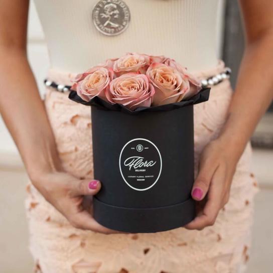 Шляпная коробка Demi "Розы Cappucino" BLVCK