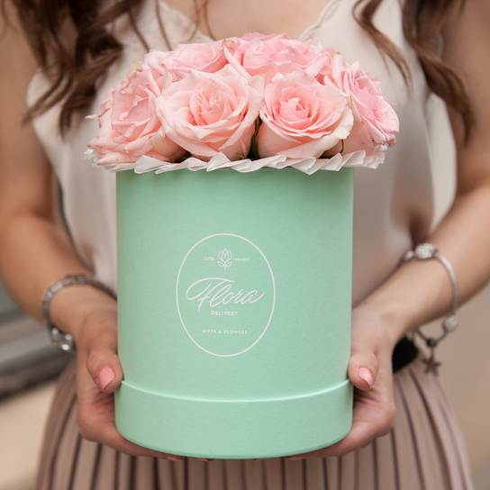 Шляпная коробка Demi "Розы Кения Pink" GREEN