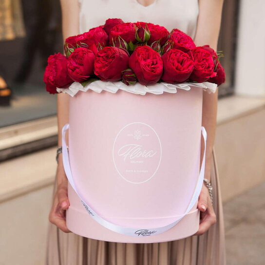 Шляпная коробка Grand "Розы Red Piano" PINK