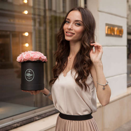 Шляпная коробка Demi "Розы Кения Pink" BLVCK