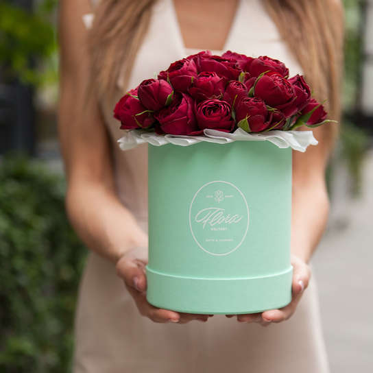 Шляпная коробка Demi "Розы Red Lace" GREEN