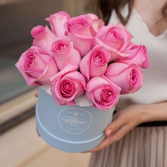 Шляпная коробка Demi "Розы Кения Cherry" BLUE