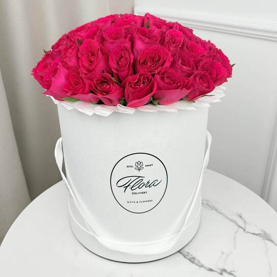 Шляпная коробка Grand с малиновыми розами WHITE