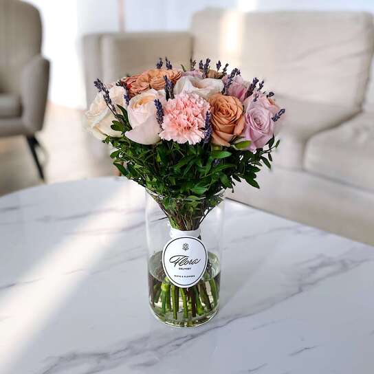 Букет "Louis Roederer" в вазе