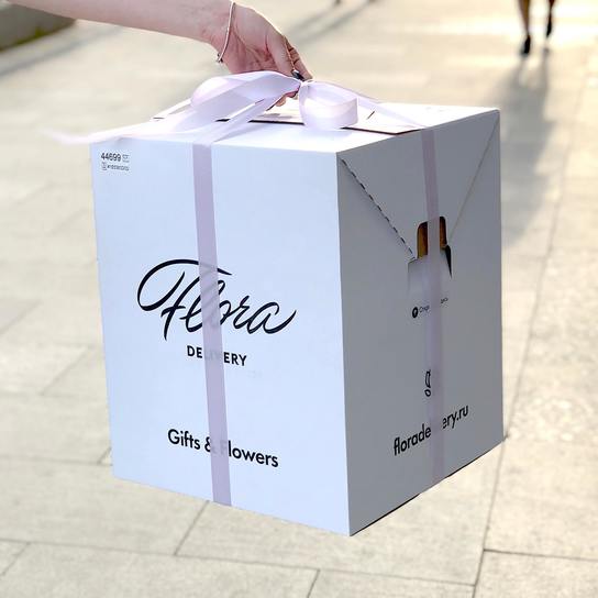 Букет "Adele" шляпной коробке Grand Mini WHITE