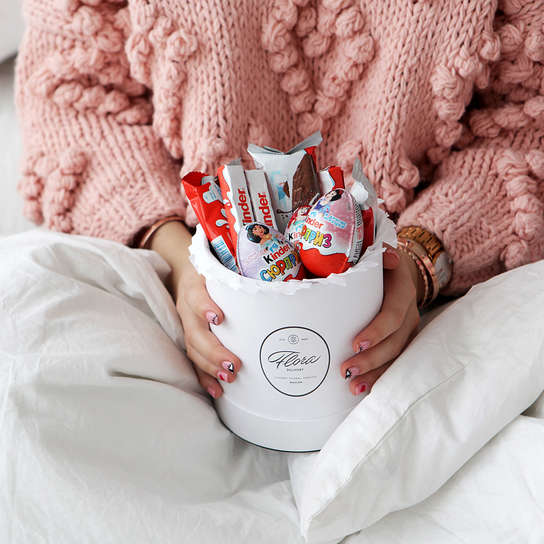 Шляпная коробка Demi "Киндер Сюрприз"