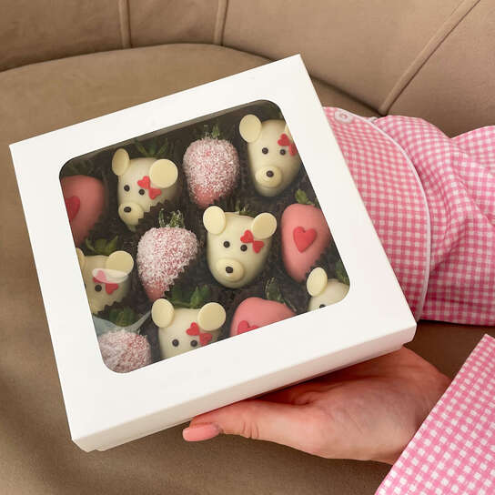 Набор клубники "Белые Мишки" 9/12 шт