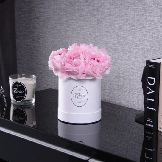 Шляпная коробка Demi "Пионы Sarah Bernhardt" WHITE