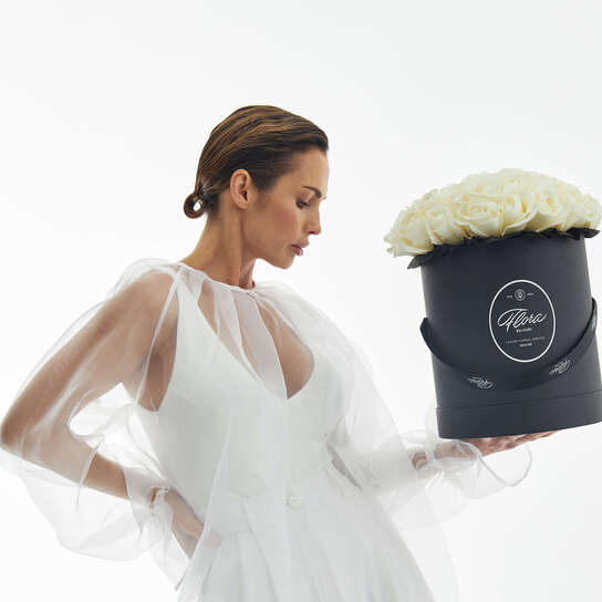 Шляпная коробка Grand "Розы Proud" BLVCK