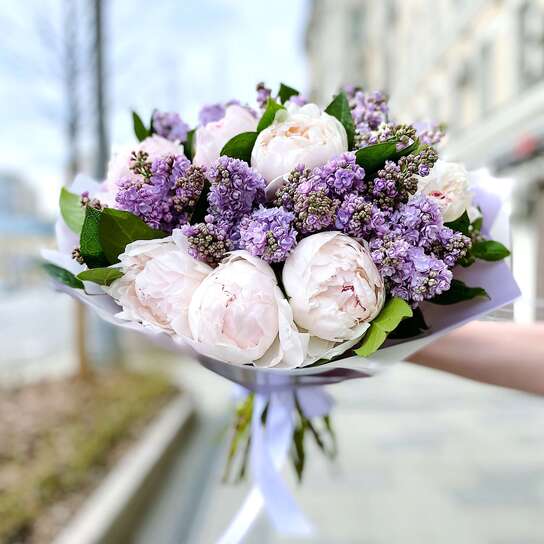 Букет с сиренью и пионами "Venesia" Фото 4
