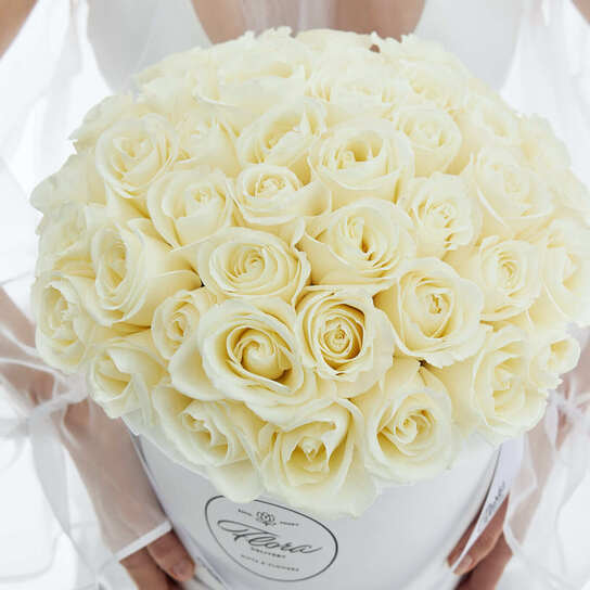 Шляпная коробка Grand "Розы Proud" WHITE