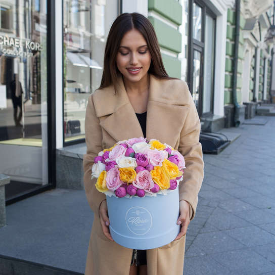 Букет "Clare" в шляпной коробке Grand Mini BLUE