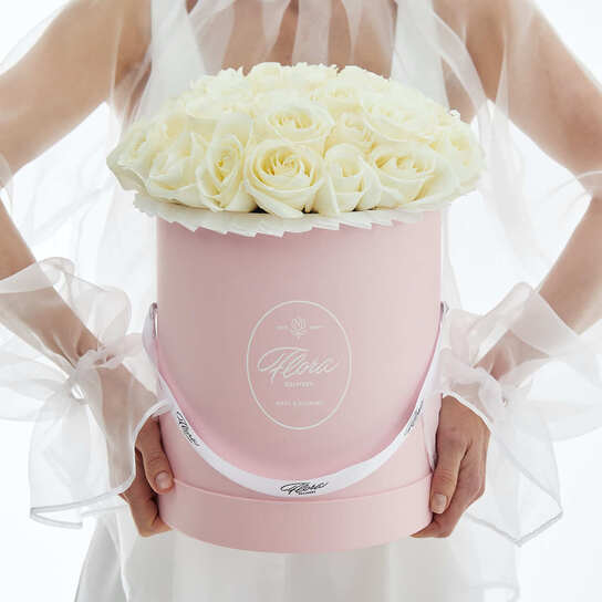 Шляпная коробка Grand "Розы Proud" PINK