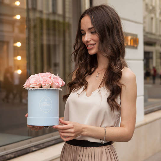 Шляпная коробка Demi "Розы Кения Pink" BLUE