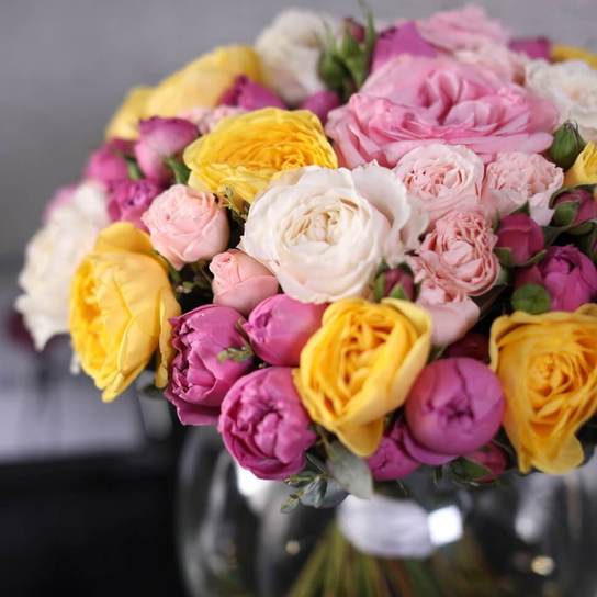 Букет "Clare" в вазе