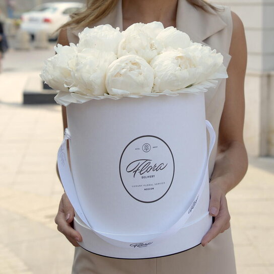 Шляпная коробка Grand "Пионы Madame Claude Tain" WHITE