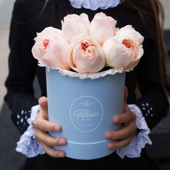 Шляпная коробка Demi "Розы Austin Juliet" BLUE